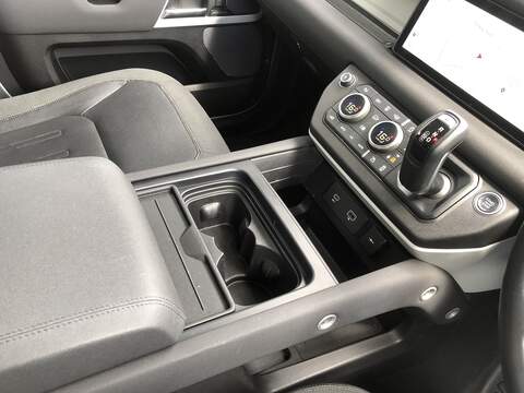 Land Rover Defender 110 SD4 First Edition - U2107