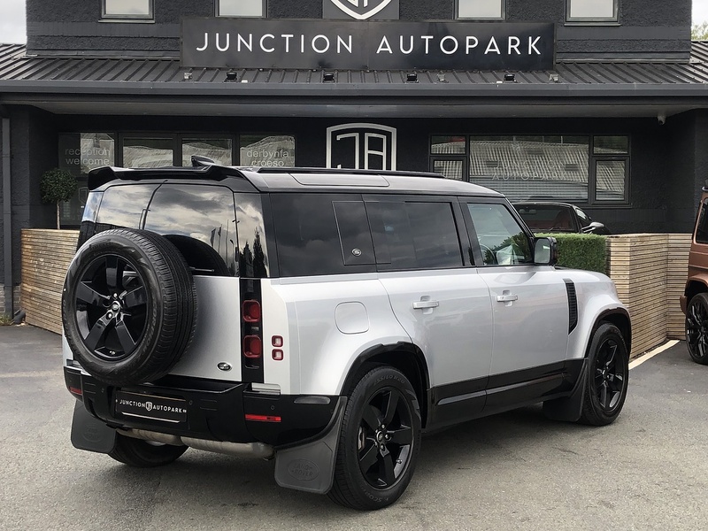 Land Rover Defender 110 SD4 First Edition - U2107