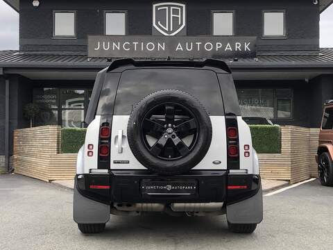 Land Rover Defender 110 SD4 First Edition - U2107
