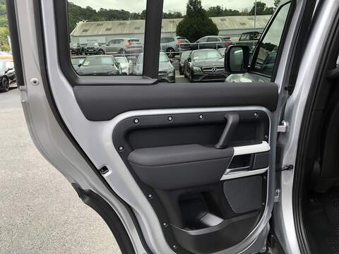 Land Rover Defender 110 SD4 First Edition - U2107