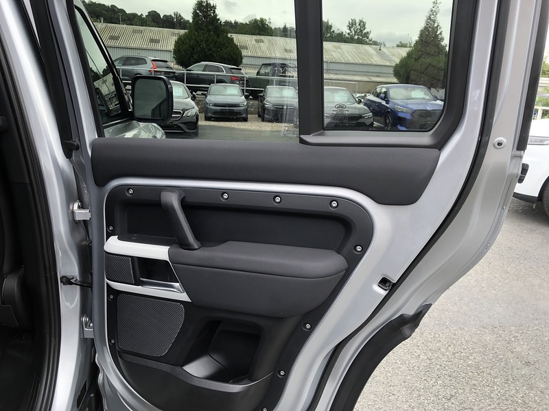 Land Rover Defender 110 SD4 First Edition - U2107