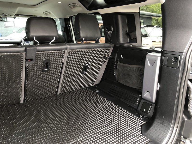 Land Rover Defender 110 SD4 First Edition - U2107
