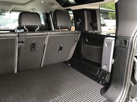 Land Rover Defender 110 SD4 First Edition - U2107