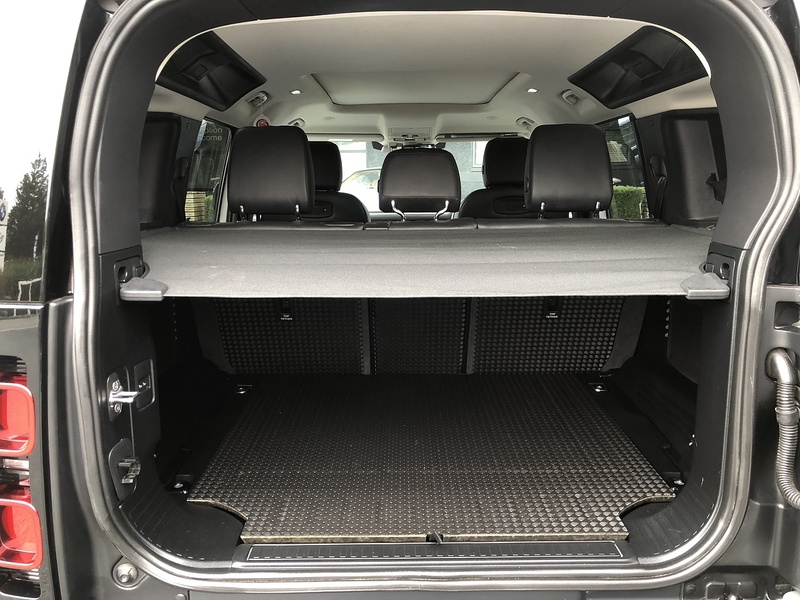 Land Rover Defender 110 SD4 First Edition - U2107