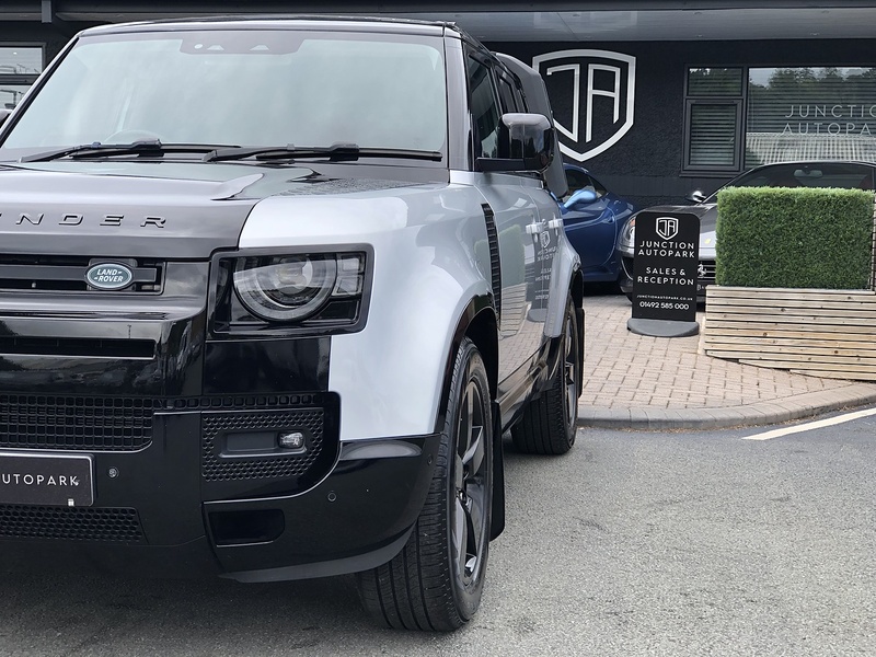 Land Rover Defender 110 SD4 First Edition - U2107