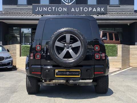 Land Rover Defender 110 D250 MHEV X-Dynamic SE - U2115