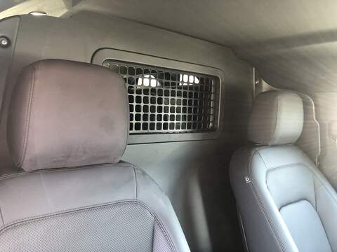 Land Rover Defender 110 D250 MHEV X-Dynamic SE - U2115