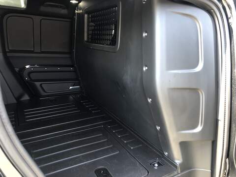 Land Rover Defender 110 D250 MHEV X-Dynamic SE - U2115