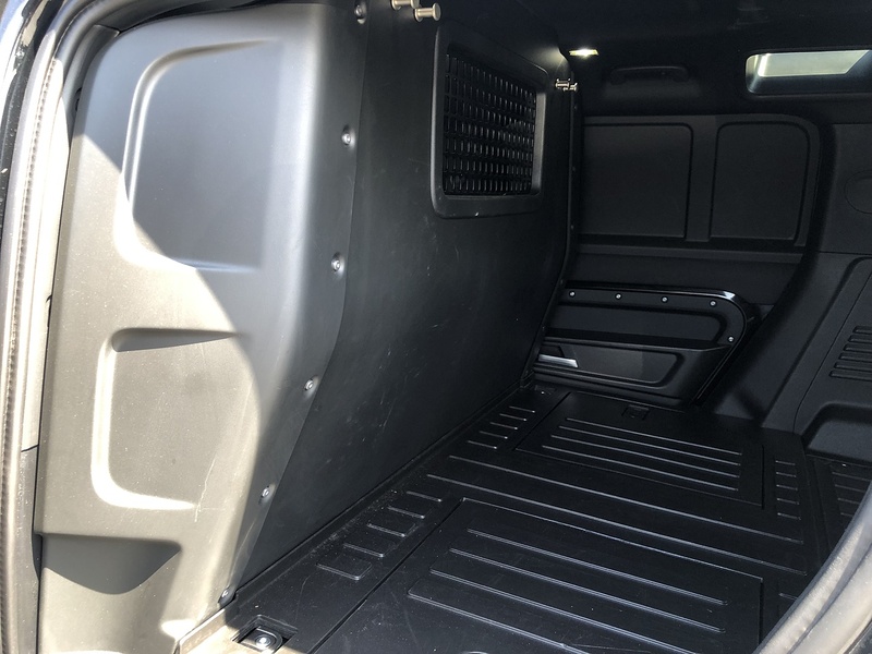 Land Rover Defender 110 D250 MHEV X-Dynamic SE - U2115