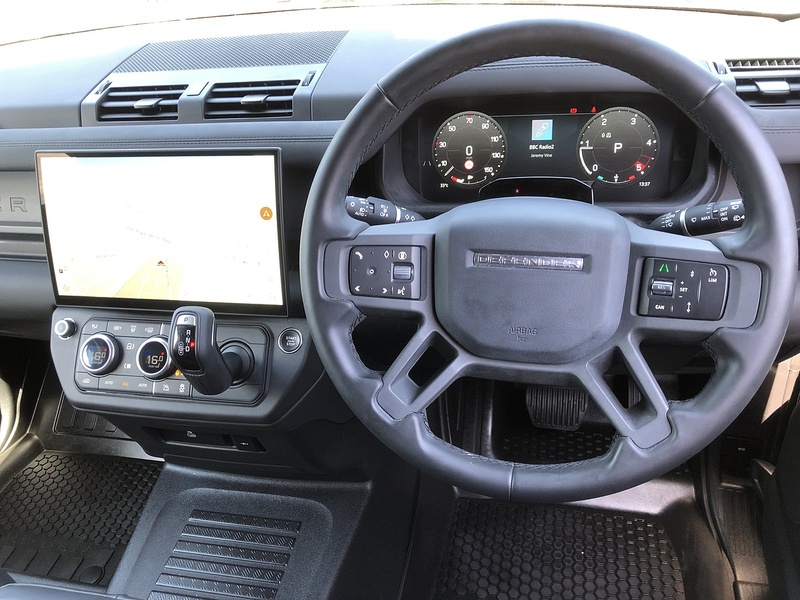 Land Rover Defender 110 D250 MHEV X-Dynamic SE - U2115