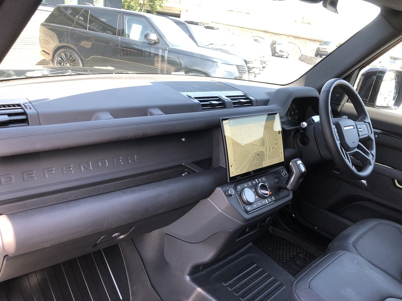 Land Rover Defender 110 D250 MHEV X-Dynamic SE - U2115