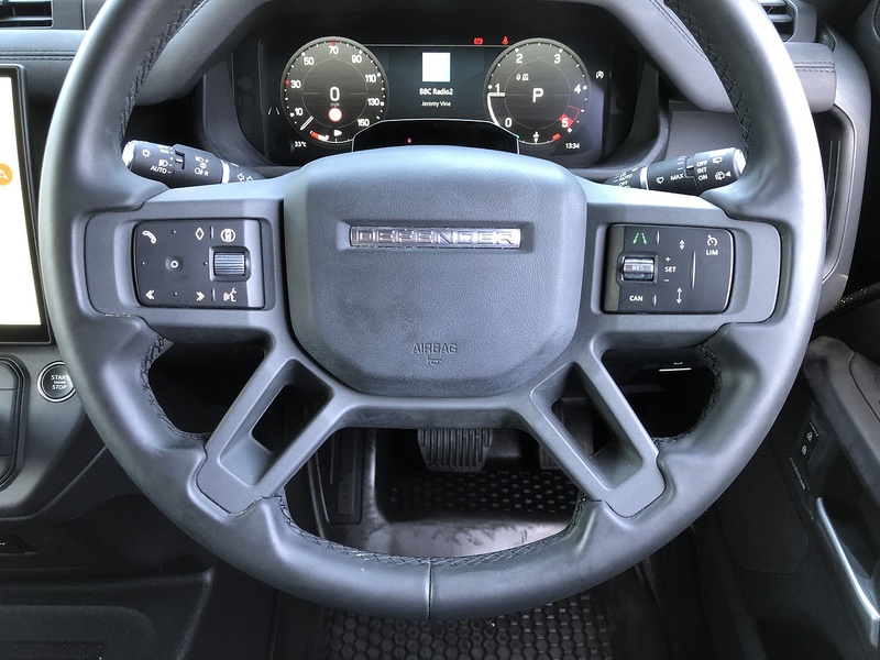 Land Rover Defender 110 D250 MHEV X-Dynamic SE - U2115