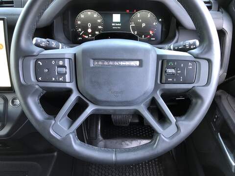 Land Rover Defender 110 D250 MHEV X-Dynamic SE - U2115