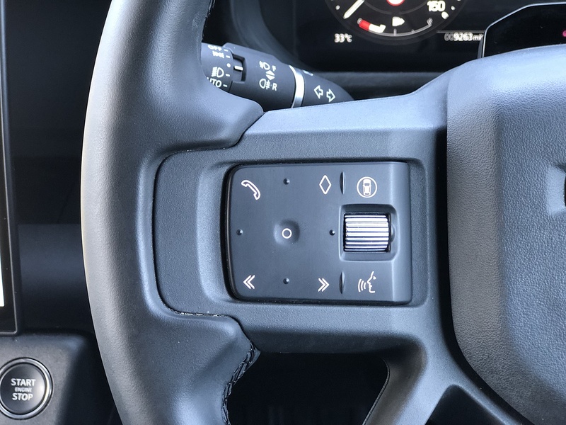 Land Rover Defender 110 D250 MHEV X-Dynamic SE - U2115