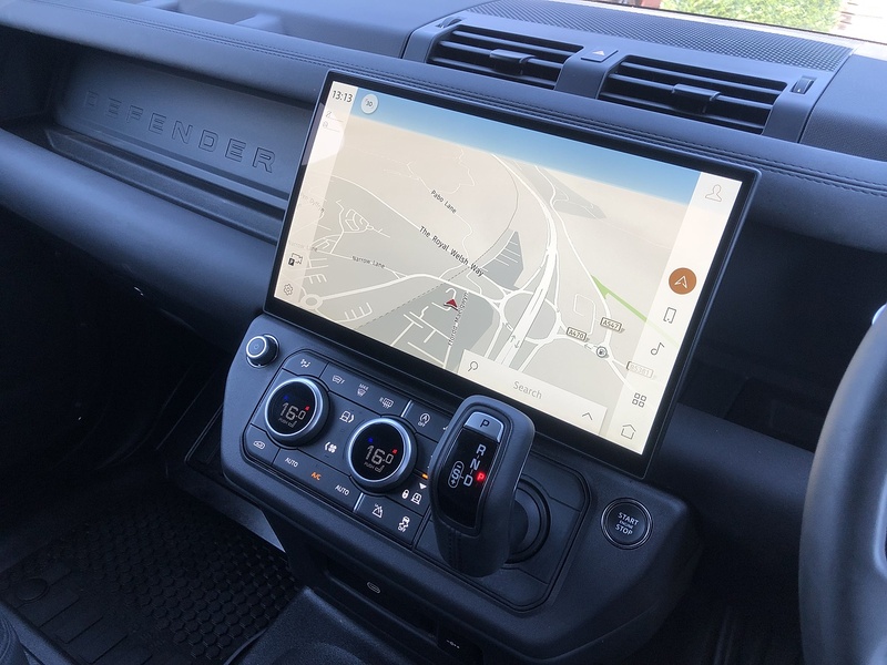 Land Rover Defender 110 D250 MHEV X-Dynamic SE - U2115
