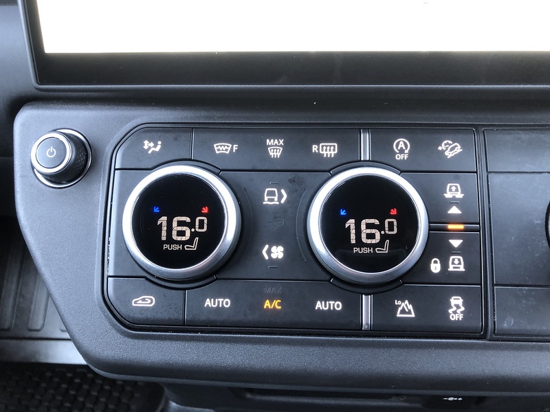 Land Rover Defender 110 D250 MHEV X-Dynamic SE - U2115