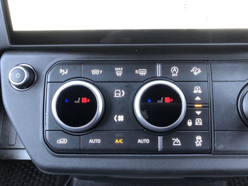Land Rover Defender 110 D250 MHEV X-Dynamic SE - U2115