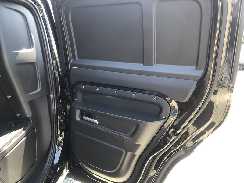 Land Rover Defender 110 D250 MHEV X-Dynamic SE - U2115