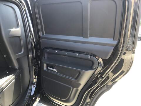 Land Rover Defender 110 D250 MHEV X-Dynamic SE - U2115