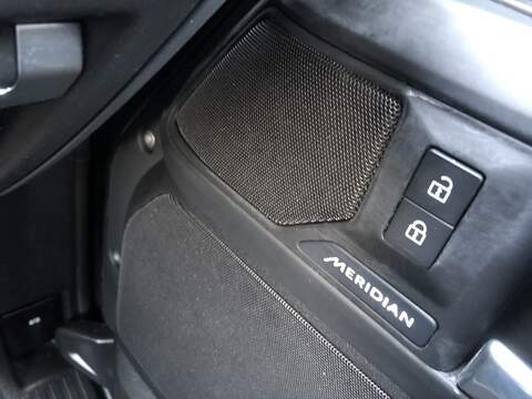 Land Rover Defender 110 D250 MHEV X-Dynamic SE - U2115