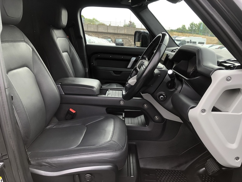 Land Rover Defender 110 D300 MHEV X-Dynamic HSE - U2116