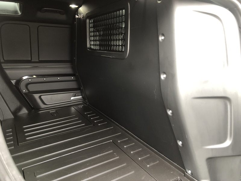 Land Rover Defender 110 D300 MHEV X-Dynamic HSE - U2116