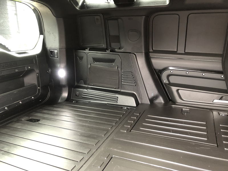 Land Rover Defender 110 D300 MHEV X-Dynamic HSE - U2116