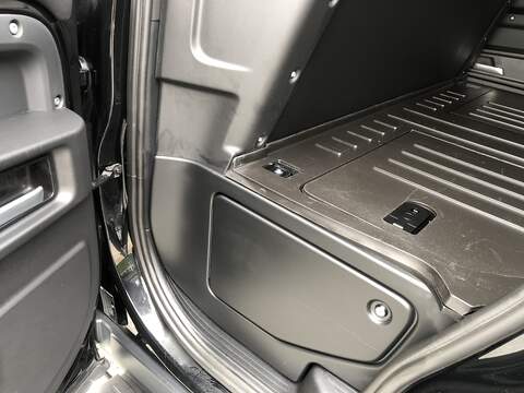 Land Rover Defender 110 D300 MHEV X-Dynamic HSE - U2116