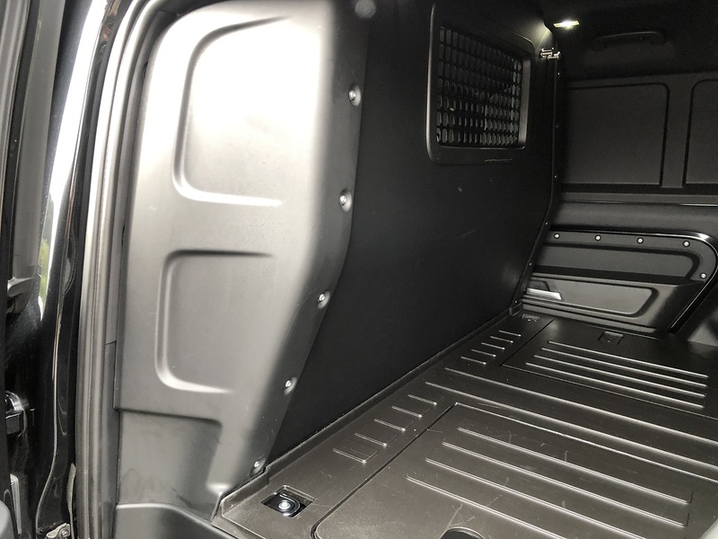 Land Rover Defender 110 D300 MHEV X-Dynamic HSE - U2116
