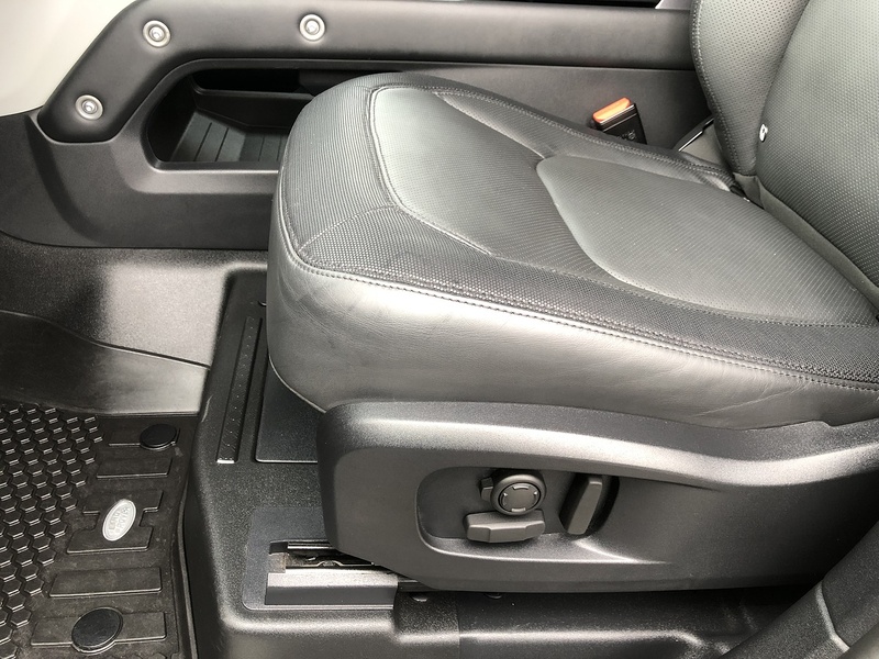 Land Rover Defender 110 D300 MHEV X-Dynamic HSE - U2116