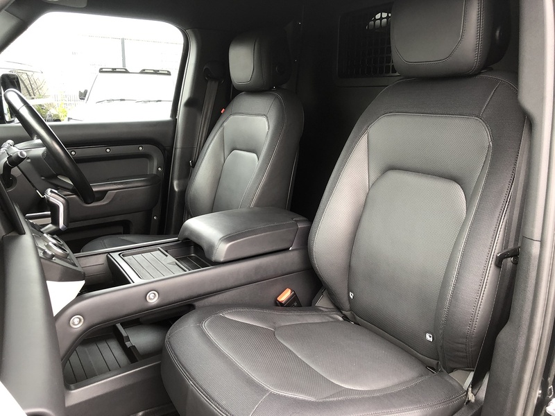 Land Rover Defender 110 D300 MHEV X-Dynamic HSE - U2116