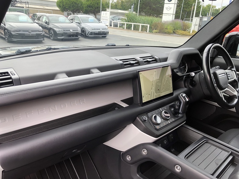 Land Rover Defender 110 D300 MHEV X-Dynamic HSE - U2116
