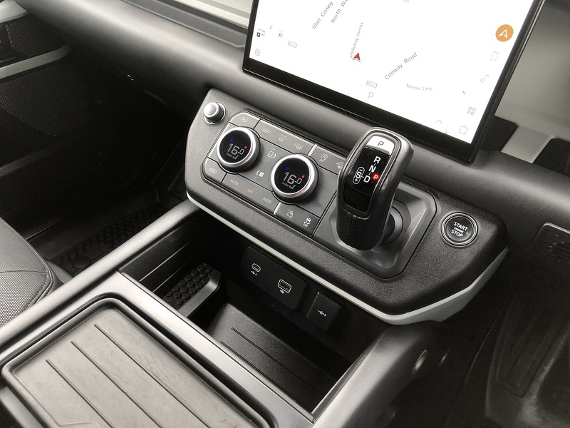 Land Rover Defender 110 D300 MHEV X-Dynamic HSE - U2116
