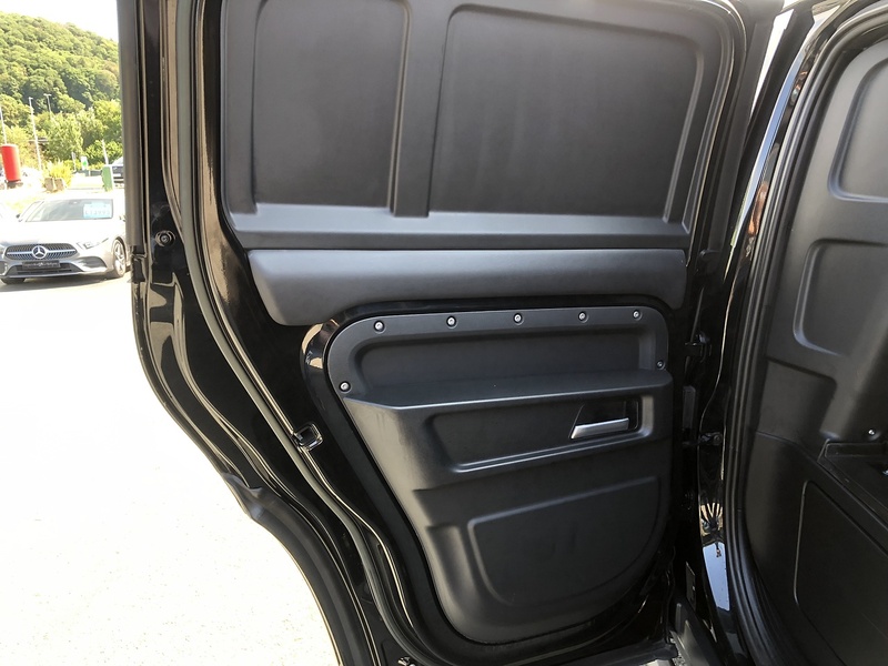 Land Rover Defender 110 D300 MHEV X-Dynamic HSE - U2116
