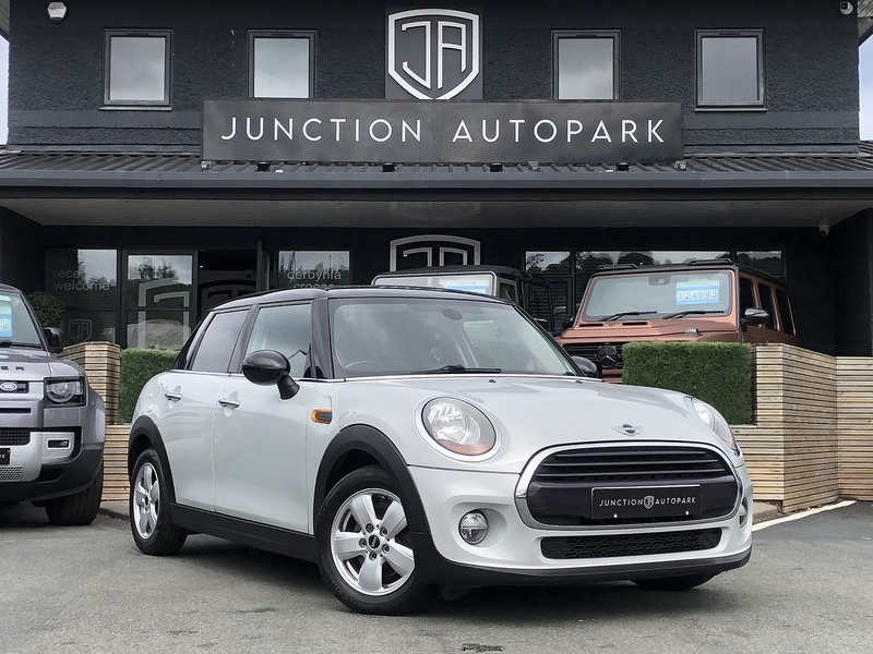 MINI Hatch Cooper D - U2118