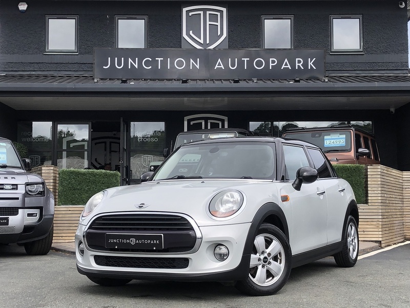 MINI Hatch Cooper D - U2118