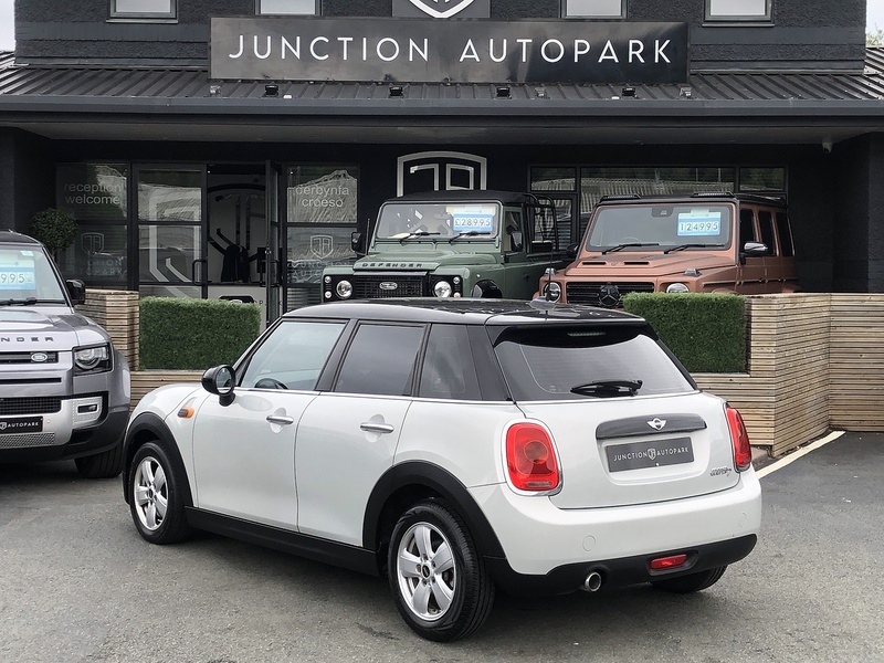 MINI Hatch Cooper D - U2118
