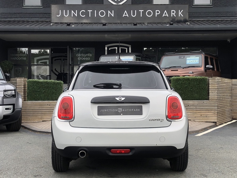 MINI Hatch Cooper D - U2118
