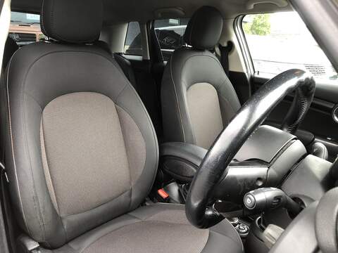 MINI Hatch Cooper D - U2118
