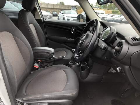 MINI Hatch Cooper D - U2118