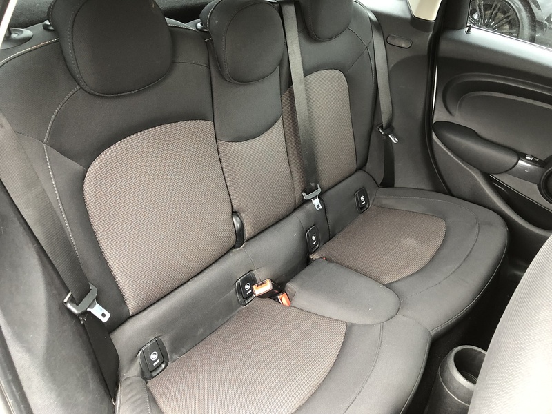 MINI Hatch Cooper D - U2118