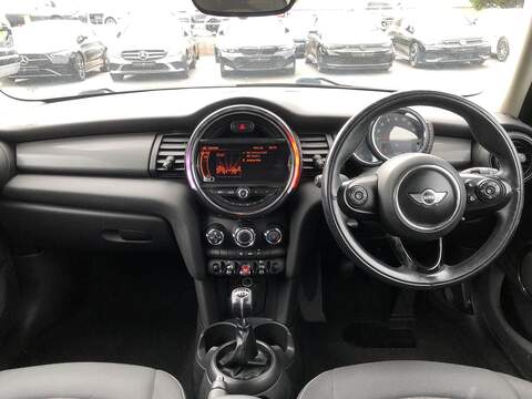 MINI Hatch Cooper D - U2118