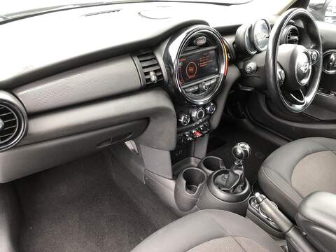 MINI Hatch Cooper D - U2118