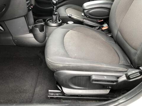 MINI Hatch Cooper D - U2118