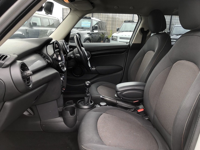 MINI Hatch Cooper D - U2118
