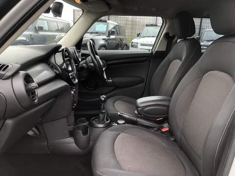 MINI Hatch Cooper D - U2118