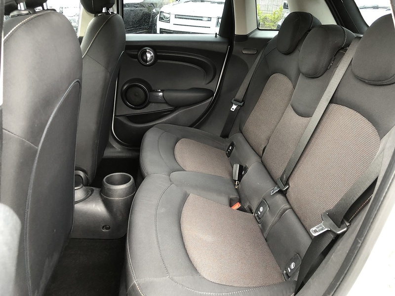 MINI Hatch Cooper D - U2118