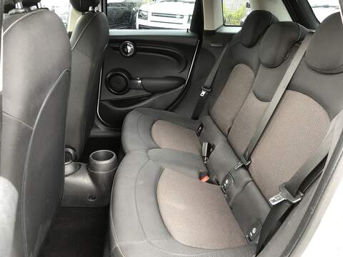 MINI Hatch Cooper D - U2118