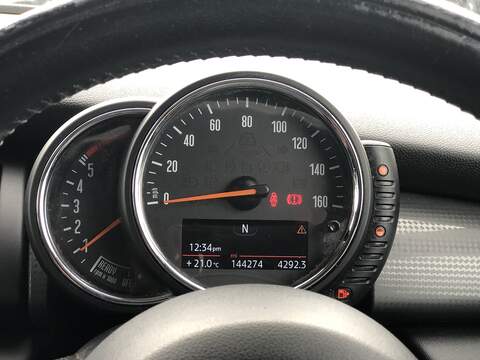MINI Hatch Cooper D - U2118