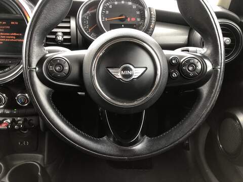 MINI Hatch Cooper D - U2118